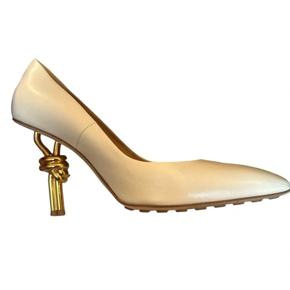 Bottega Veneta knot ivory pump.Statement luxury gold elegant chic unique. $1800 - Picture 3 of 8